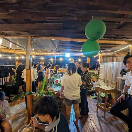 The Gk House Hostel, Ecolliving, Central City, Natural Wooden, Chill View Rooftop, Restaurant And Cocktail Bar Ho Chi Minh-Byen Eksteriør billede