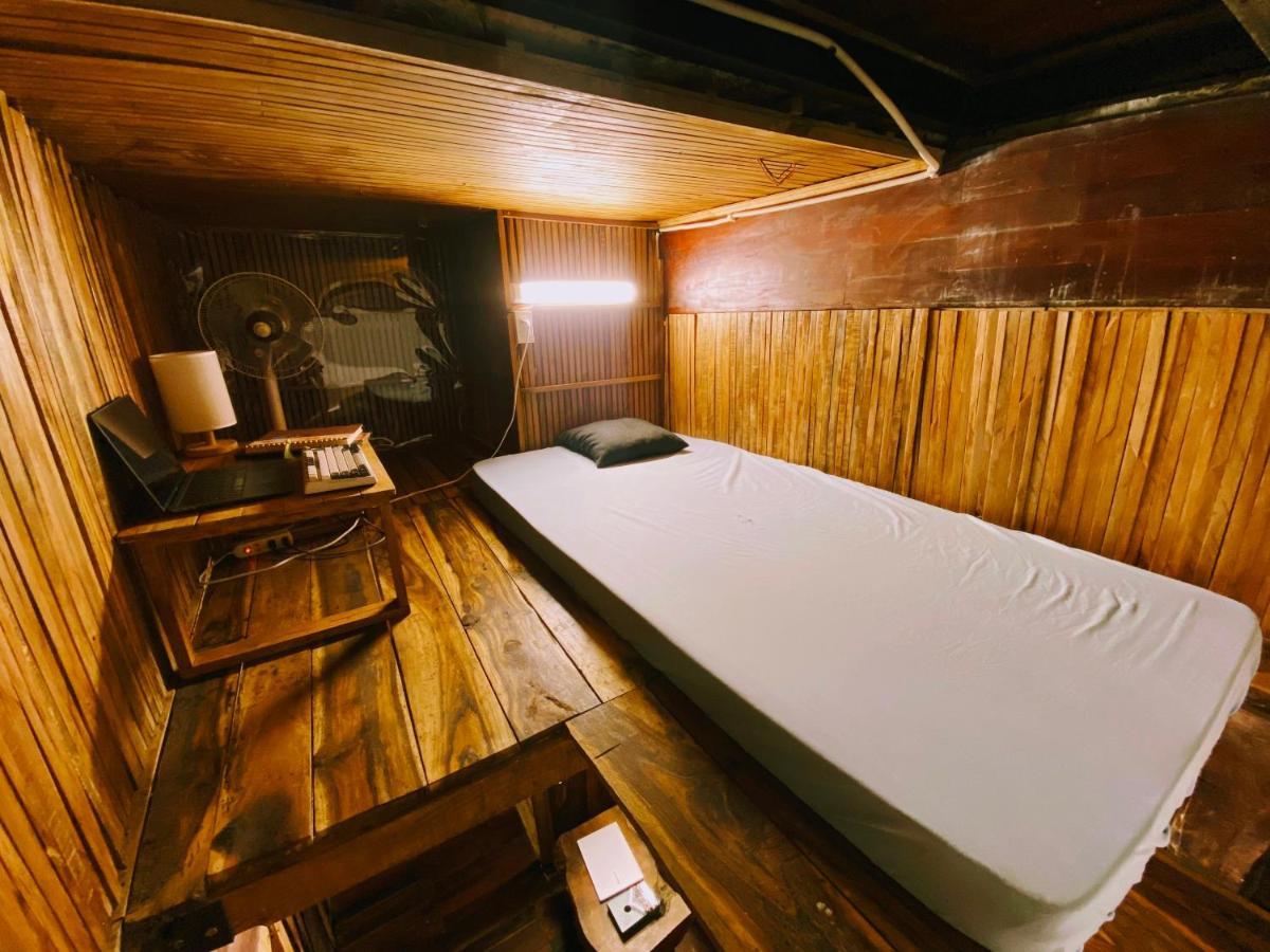 The Gk House Hostel, Ecolliving, Central City, Natural Wooden, Chill View Rooftop, Restaurant And Cocktail Bar Ho Chi Minh-Byen Eksteriør billede