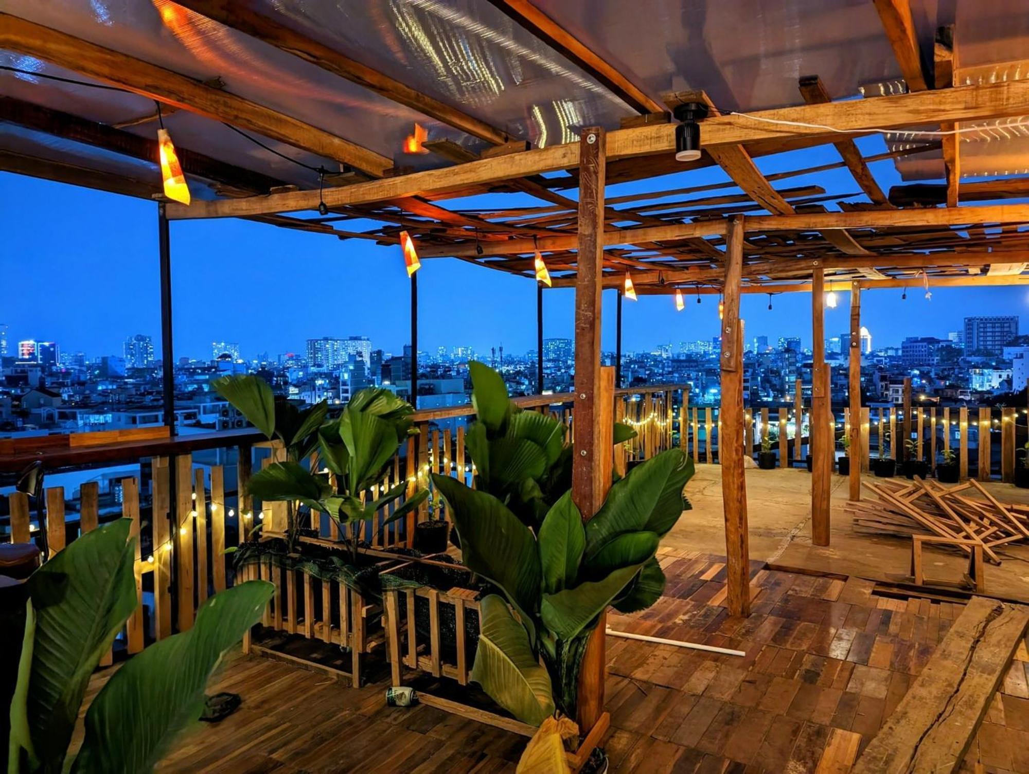 The Gk House Hostel, Ecolliving, Central City, Natural Wooden, Chill View Rooftop, Restaurant And Cocktail Bar Ho Chi Minh-Byen Eksteriør billede